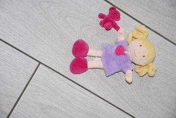 doudou poupée robe violette Doudou et compagnie + ours rose