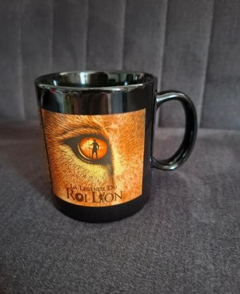 Mug tasse neuve disneyland Paris le roi lion la légende