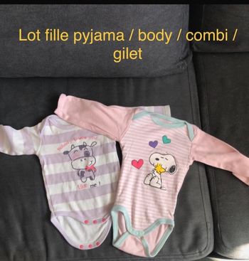 Lot vêtements bébé