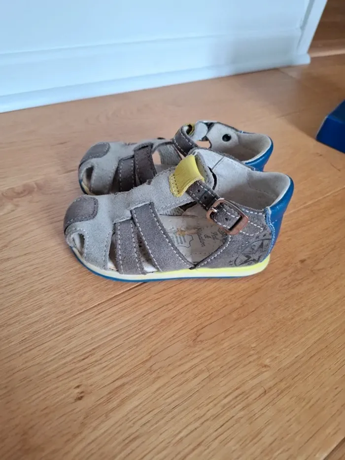 Chaussures sandales bébé en cuir - 21 - très bon état - photo numéro 3