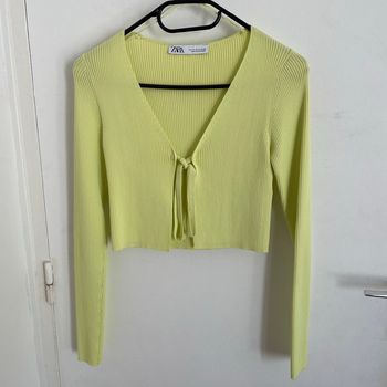 Gillet en maille avec noeud