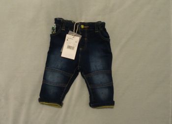 Jean bleu foncé, taille 6 mois