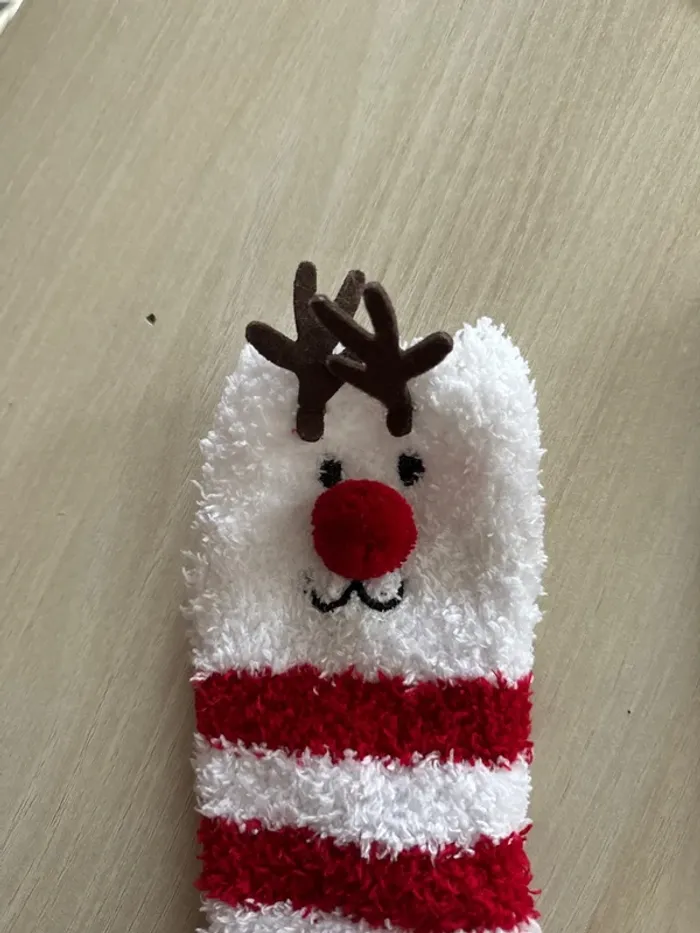 Chaussettes antidérapantes neuves extensible - photo numéro 3