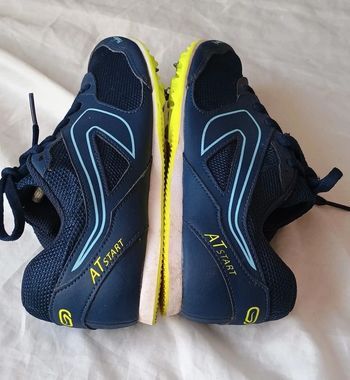 Baskets chaussures de foot taille 37