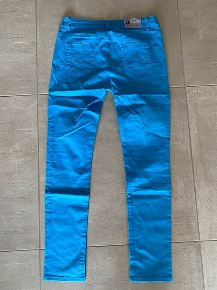 Pantalon bleu - photo numéro 2