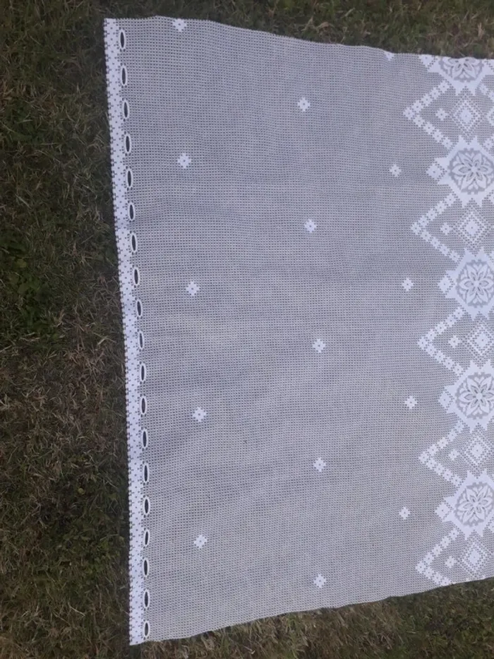 Rideau blanc en très bon état - photo numéro 2