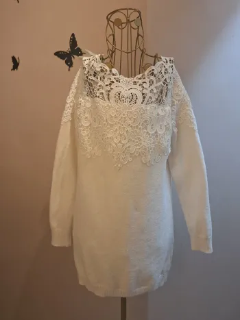 Pull blanc & dentelle