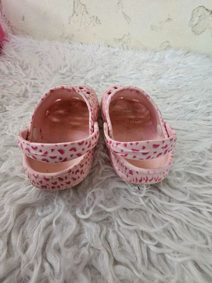 Sabots en plastique style Crocs taille 24 - photo numéro 9
