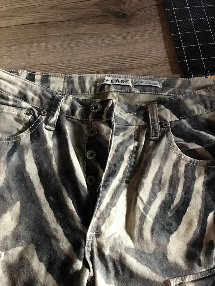 Pantalon effet zébré please