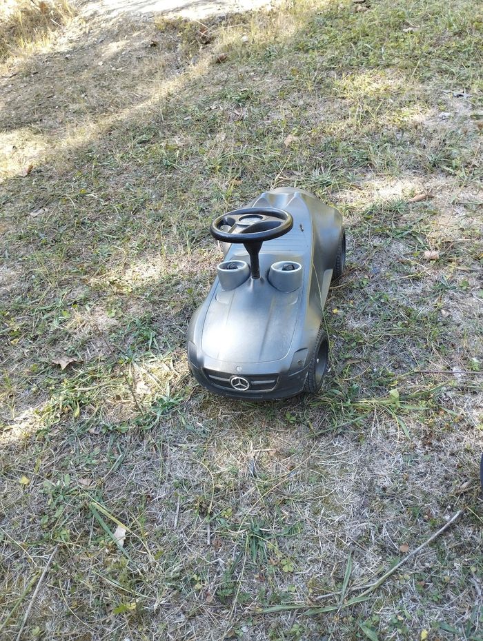 Voiture pousseur mercrdes - photo numéro 3