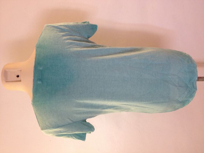T shirt bleu clair nuancé ✧ motifs coeurs ✧ manches courtes ✧ look féminin - photo numéro 3