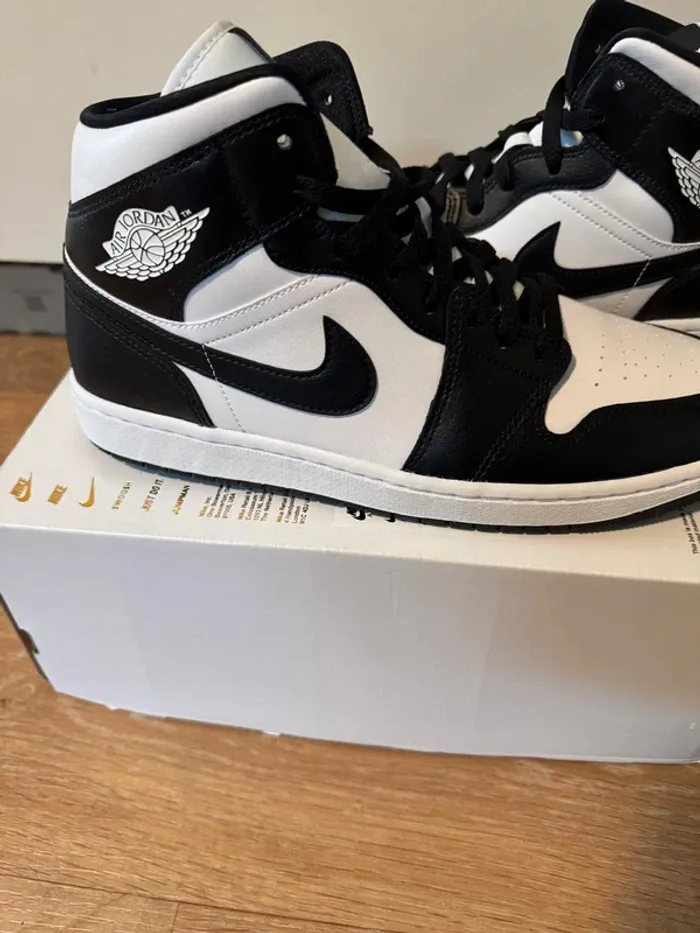 Baskets sneakers montantes Nike air Jordan - photo numéro 2