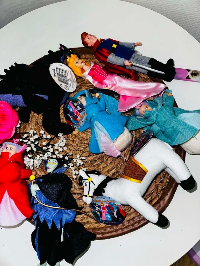 Lot poupee disney - photo numéro 2