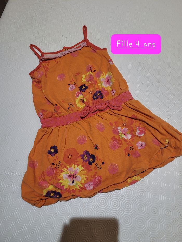 Robe 4 ans