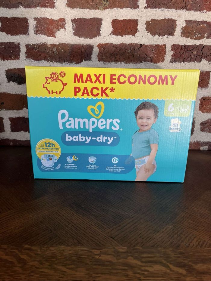 Couches Pampers baby dry taille 6