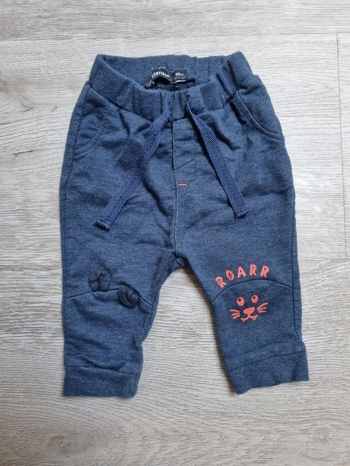 ​Pantalon bébé 6 mois bleu marine chiné motif lion Roarrr Tres Bonne  Etat
