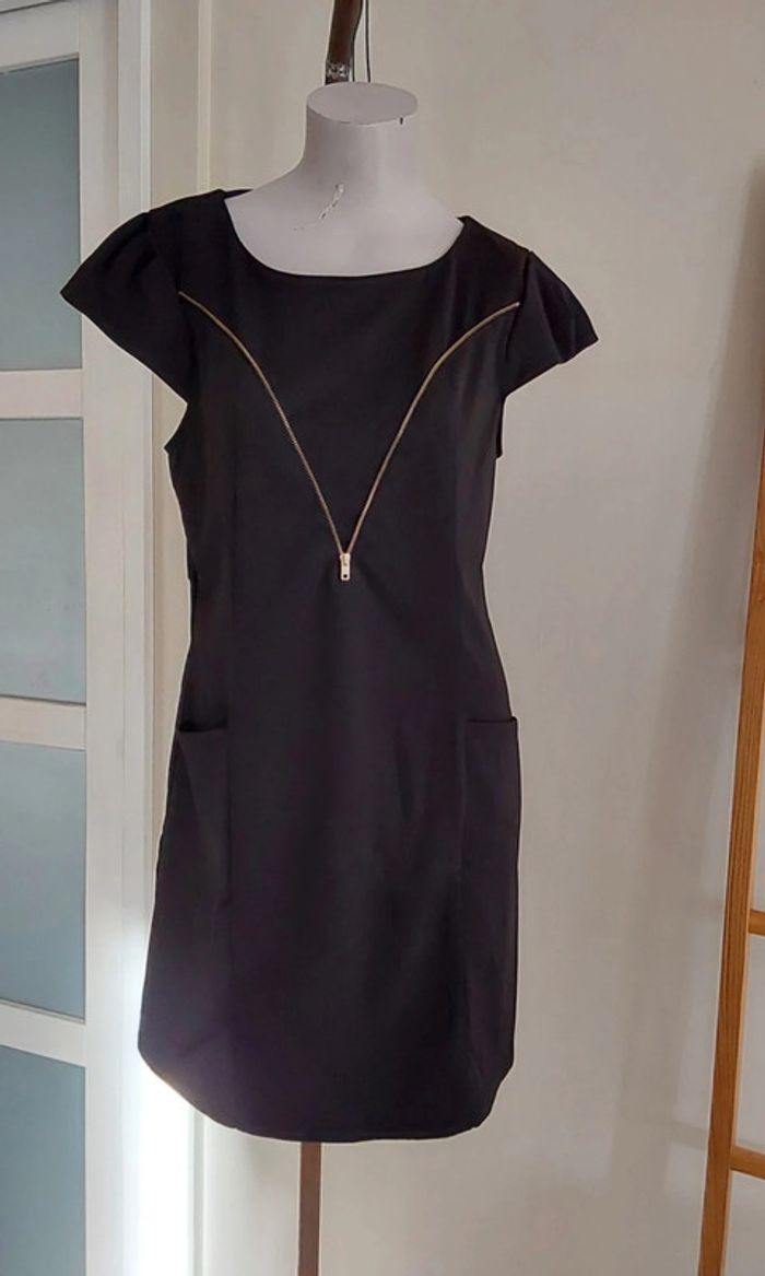 Petite robe noire Chic T 36 - photo numéro 5