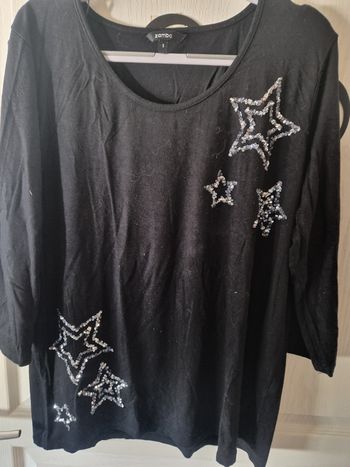 Tee shirt noir avec étoiles strass T S