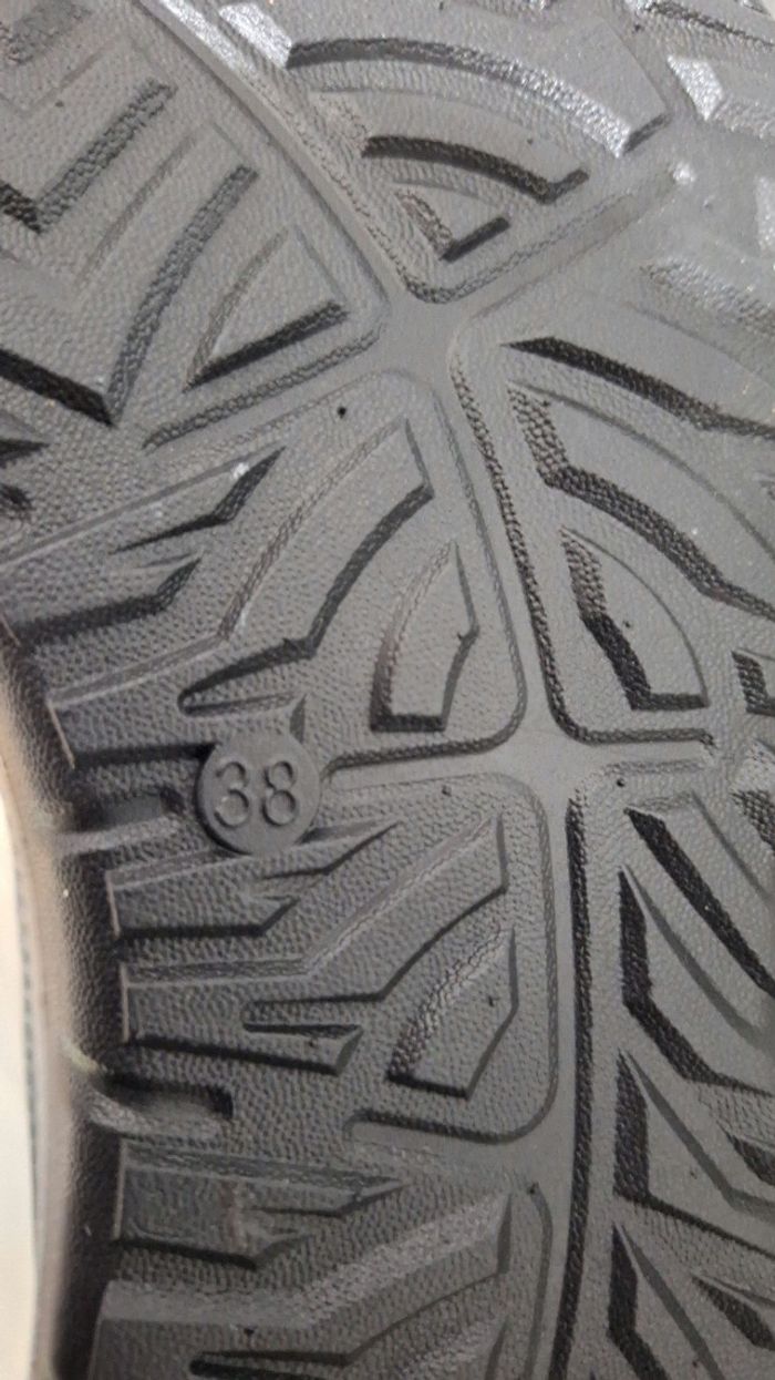Chaussure de randonnée taille 38 neuve - photo numéro 4