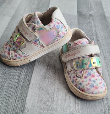 Chaussures à fleur taille 22