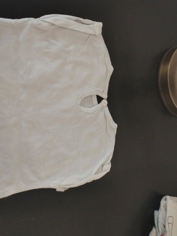 T-shirt 3 mois - photo numéro 4