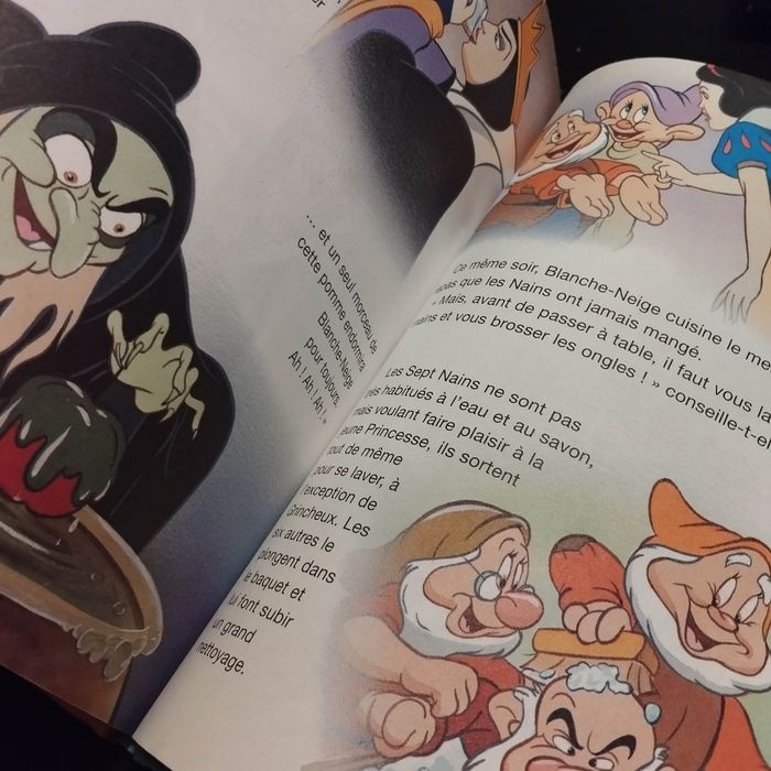 Livre enfant Disney Club du livre blanche neige et les 7 nains - photo numéro 2
