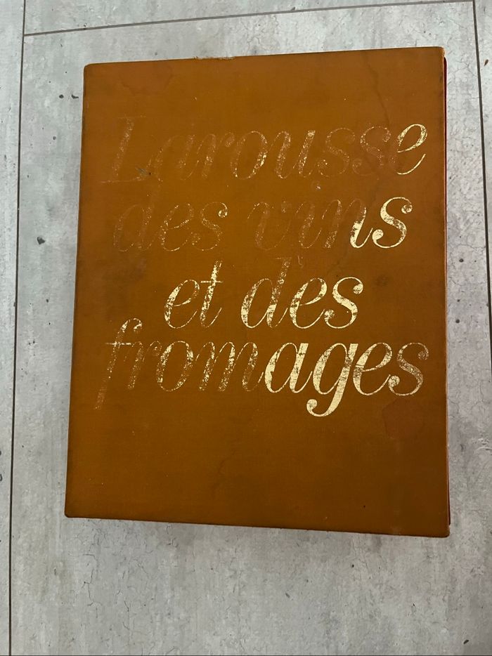 Coffret Larousse des vins et des fromages