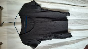 tshirt noir col rond