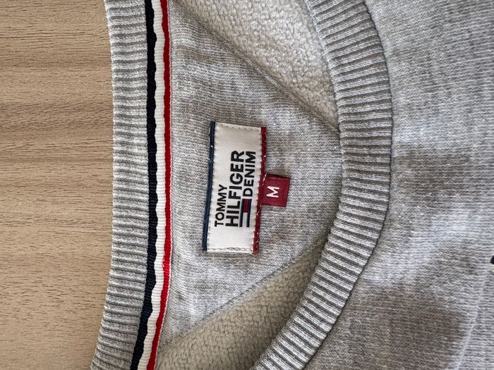 Sweat Tommy Hilfiger – Couleur gris - Taille M - Gros logo poitrine - photo numéro 5