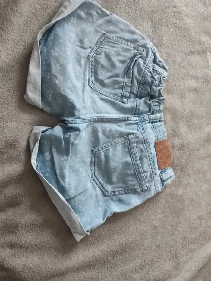 Short fille - photo numéro 2