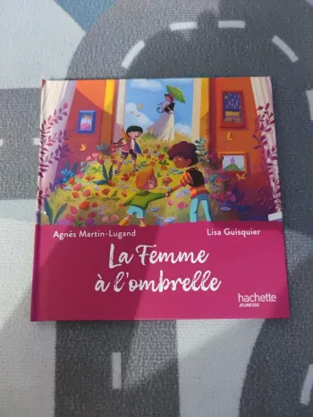 Livre McDonald's La Femme à l'ombrelle