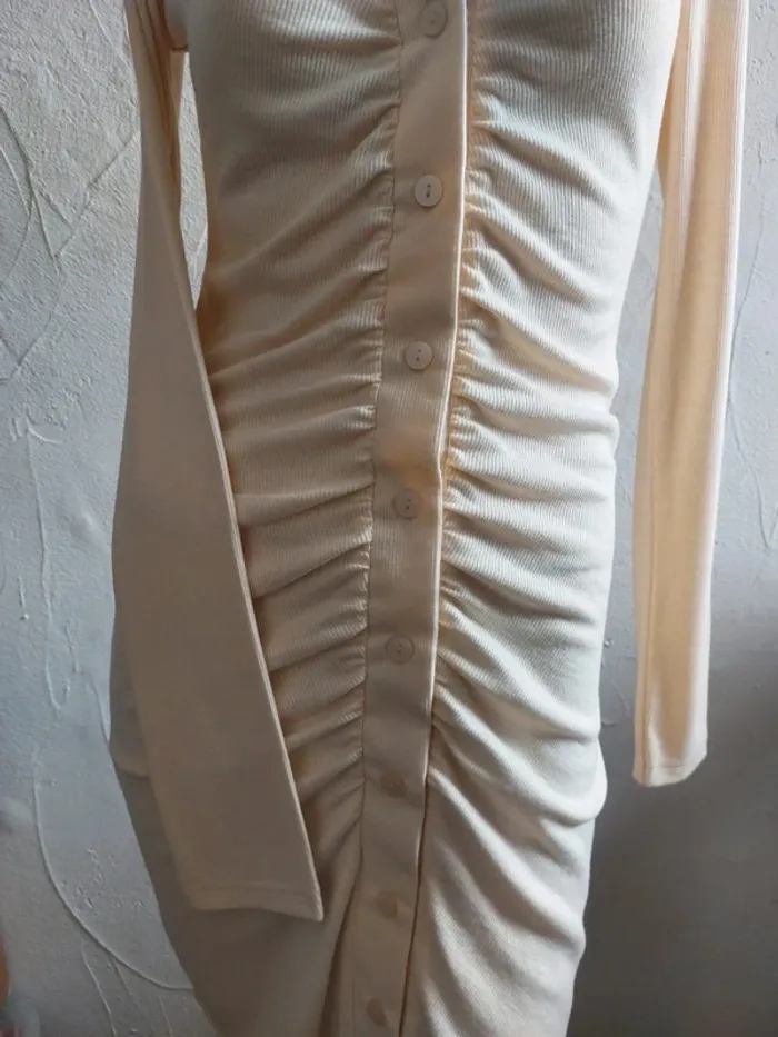 Robe maille moulante beige à manches longues Taille M - photo numéro 2