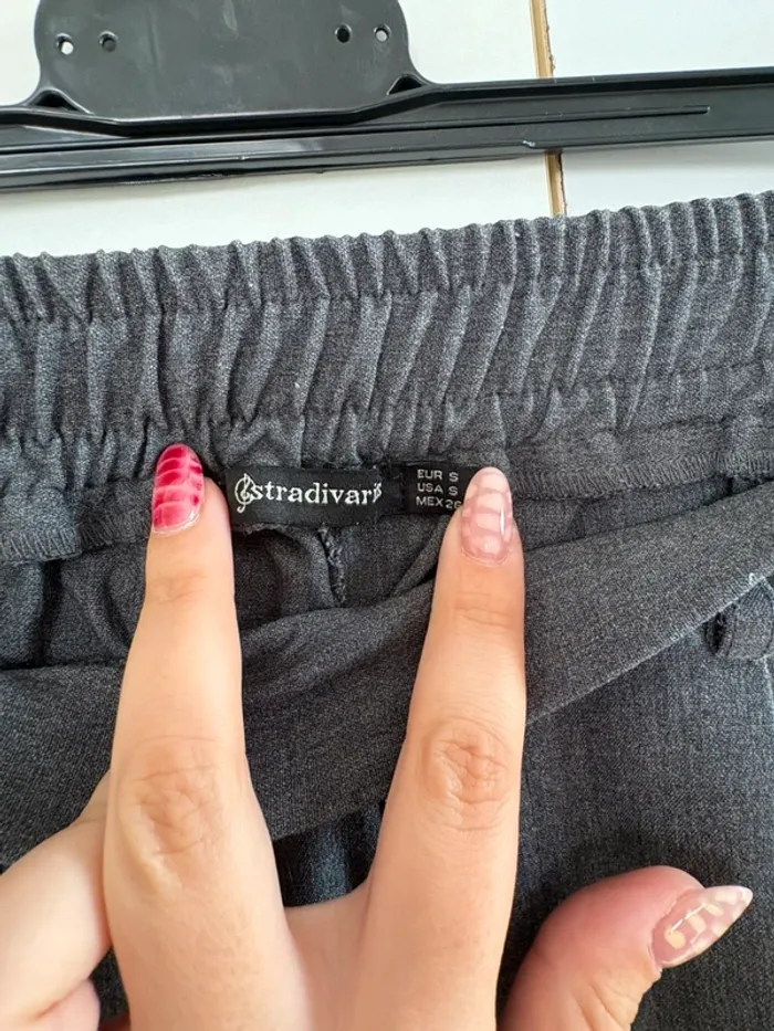 Pantalon gris - Stradivarius - photo numéro 2