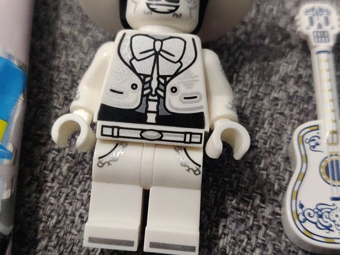 Minifig Lego Ernesto de la Cruz - Coco - Series Disney 100 - Complet - coldis100-10 dis101 - photo numéro 5