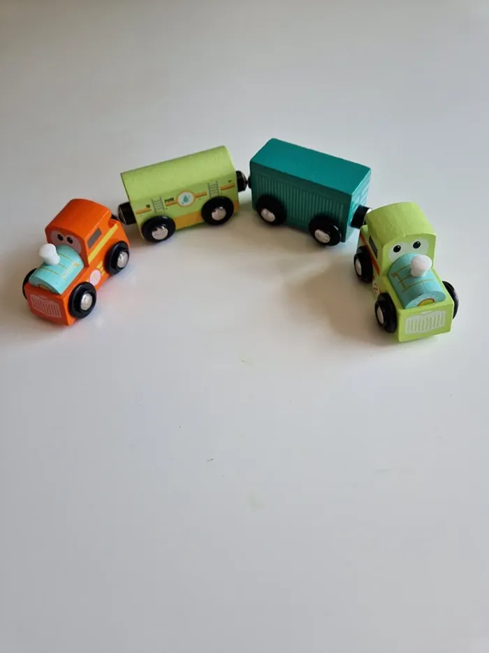 petit train en bois magnétique - photo numéro 1