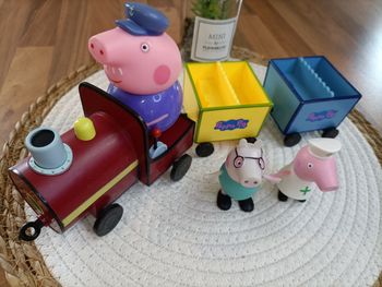 Train Peppa Pig avec 3 personnages