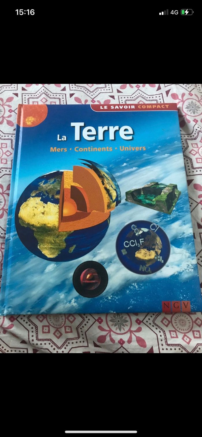 Livre La terre mers continents univers