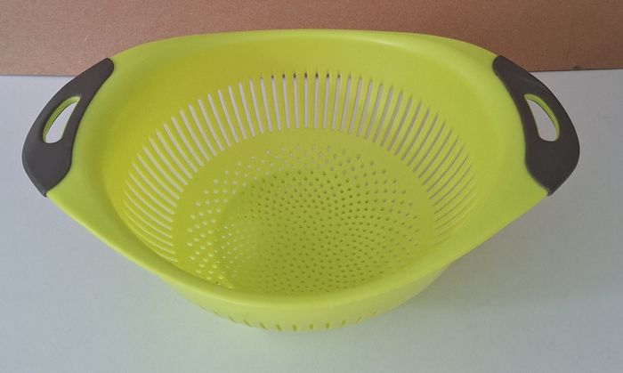 Passoire en plastique bicolore