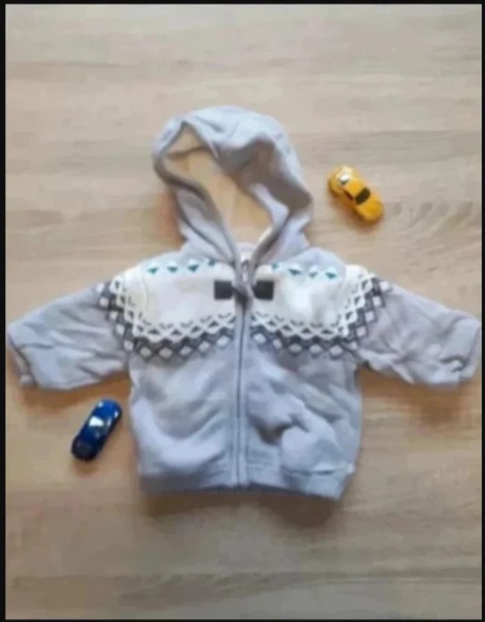 gilet laine à capuche zippé très épais obaibi 6 mois neuf