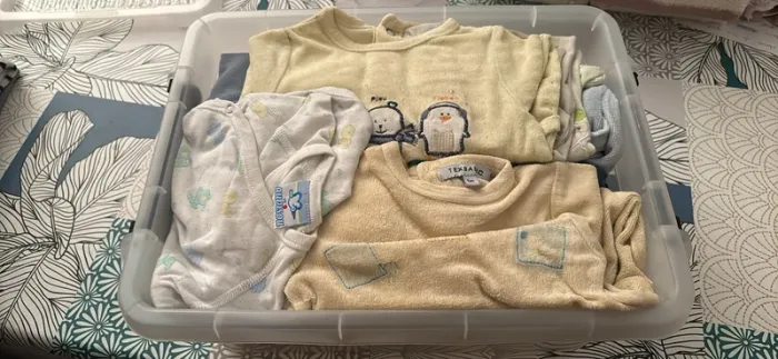 Gros lot de vêtements bébé garçon - photo numéro 2