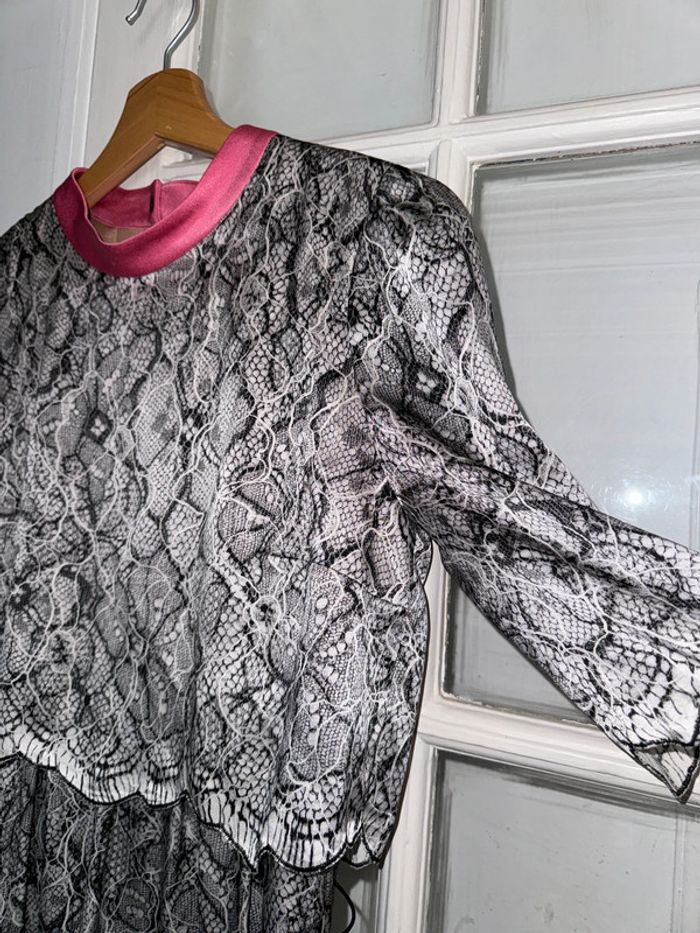 Robe en soie Paule ka  Taille 36 Valeur 750 euros  Très peu portée - photo numéro 4