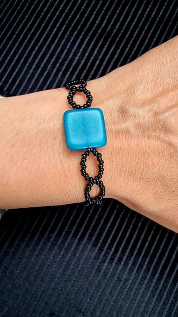 Bracelet en perle noir et bleu