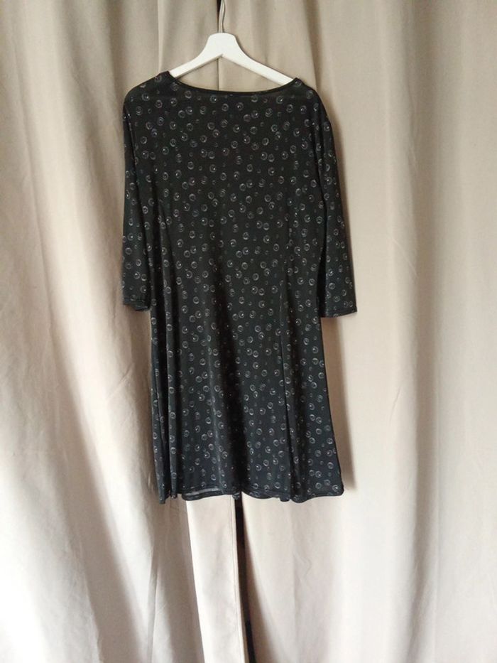 Petite robe noir en col V style voile dentelle en fleur Kiabi taille 42 - photo numéro 5