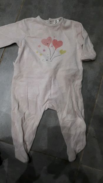 Pyjama rose taille 12 mois