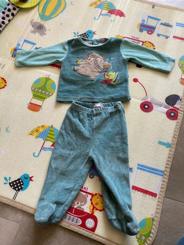 Pyjamas deux pièces 12 mois