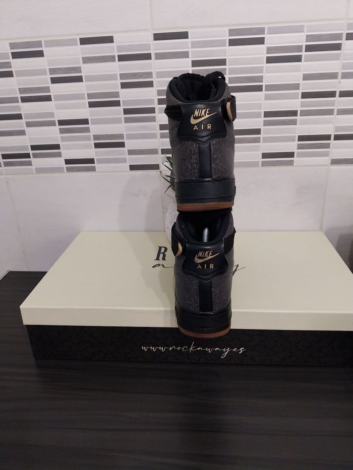 Baskets Nike Air force taille 38.5 - photo numéro 9