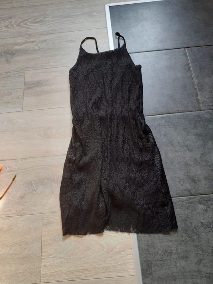 Robe noir Kiabi 12 ans. En dentelle totalement doublée