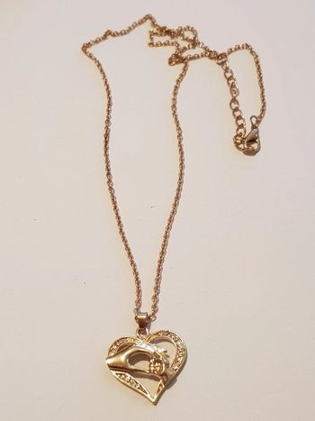 Collier 2 mains
