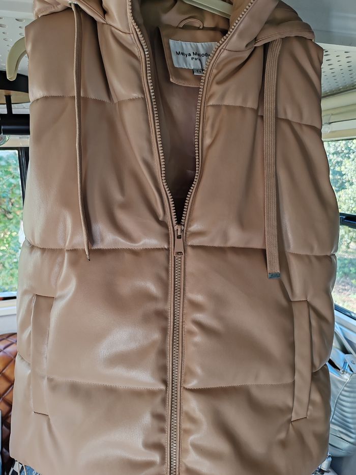 Doudoune sans manches simili beige taille 1 (40/42)