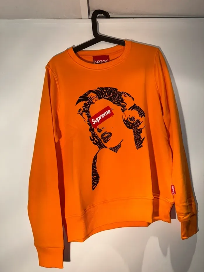 Pull Supreme Taille L